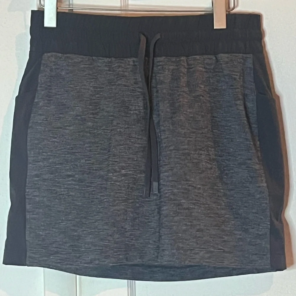 Athleta Excursion hybrid gray marled skort